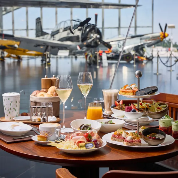 Red Bull Hangar-7 Celebration-Étagère for 2 persons, breakfast, drinks