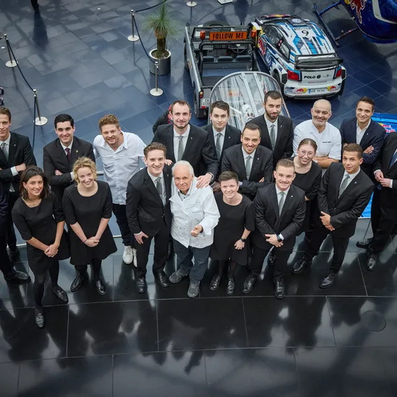 Restaurant Ikarus team group image 