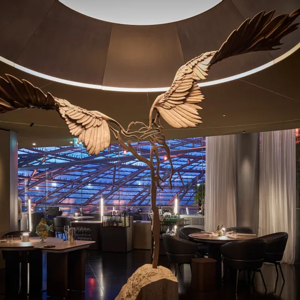 Restaurant Ikarus at night