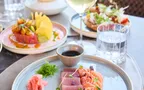 Set table with starters and drinks 