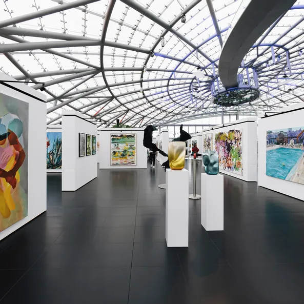  Architecture, sculptures, art exhibition