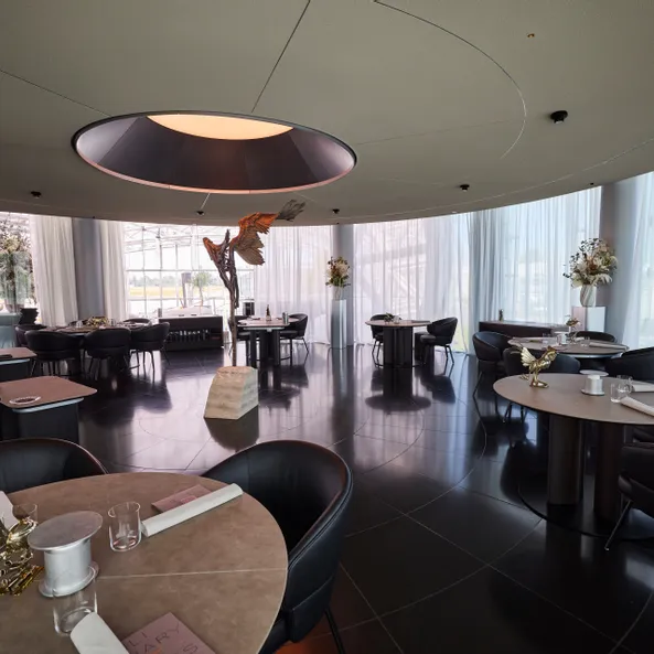 inside area of Restaurant Ikarus 