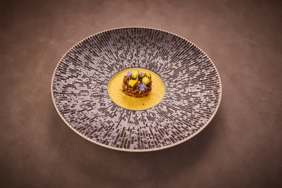 Teller mit Gerichten, Foie Gras – Tamarinde – Grüne Mango – Vadouvan