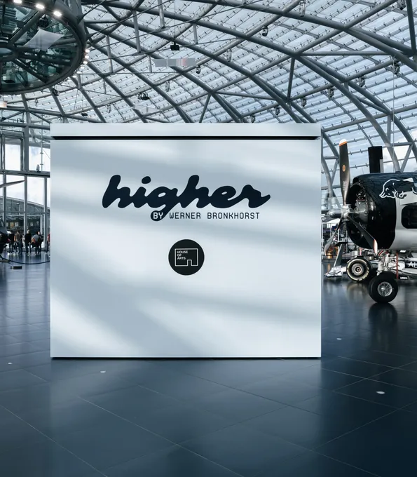 Werner Bronkhorst - Higher Ausstellung im Red Bull Hangar-7